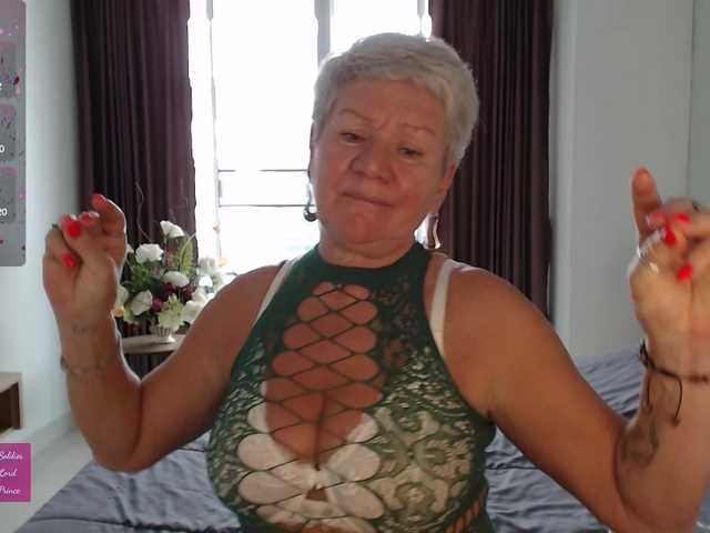 roxana-brooks's BongaCams show and profile