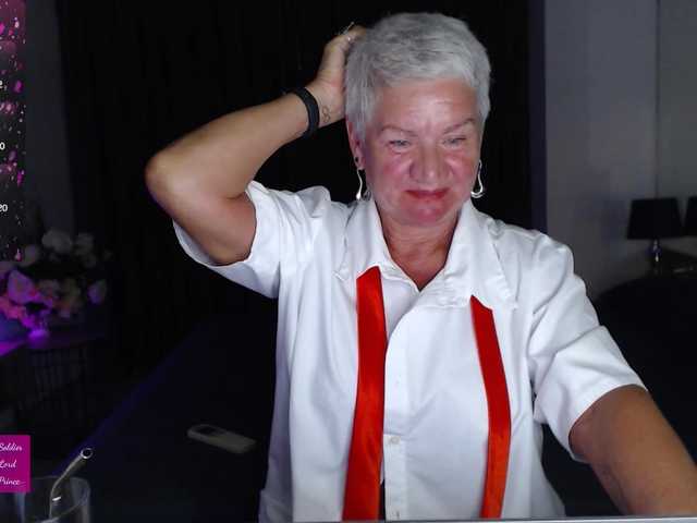 roxana-brooks's BongaCams show and profile