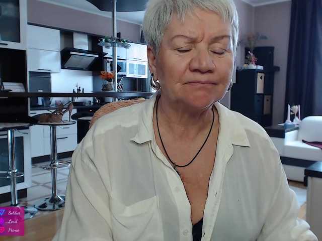 roxana-brooks's BongaCams show and profile