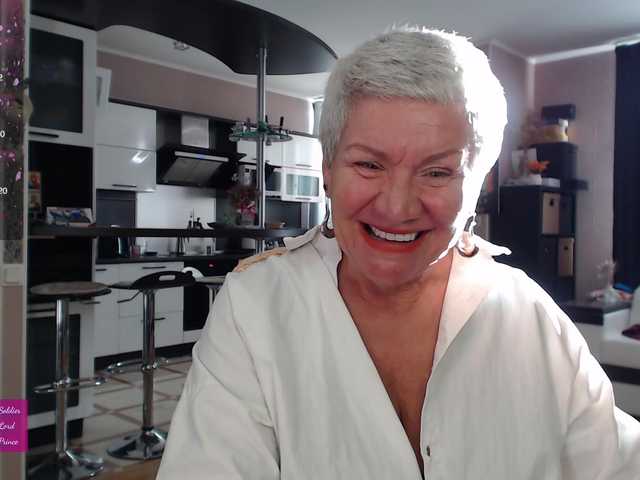 roxana-brooks's BongaCams show and profile