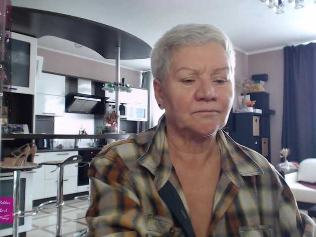 roxana-brooks's BongaCams show and profile