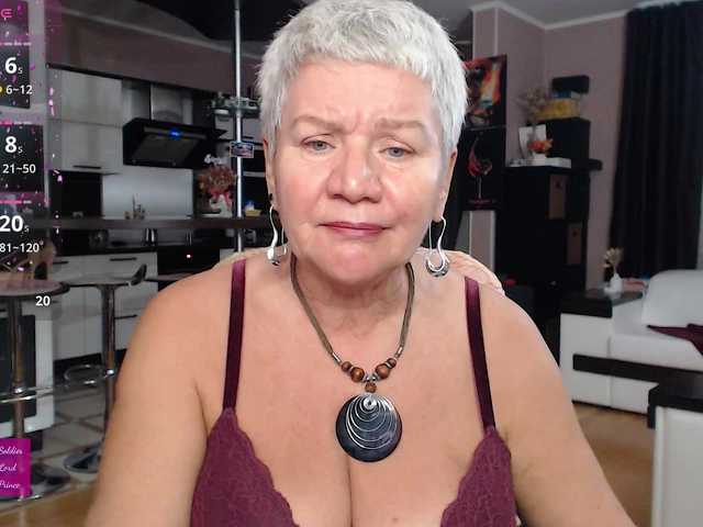 roxana-brooks's BongaCams show and profile