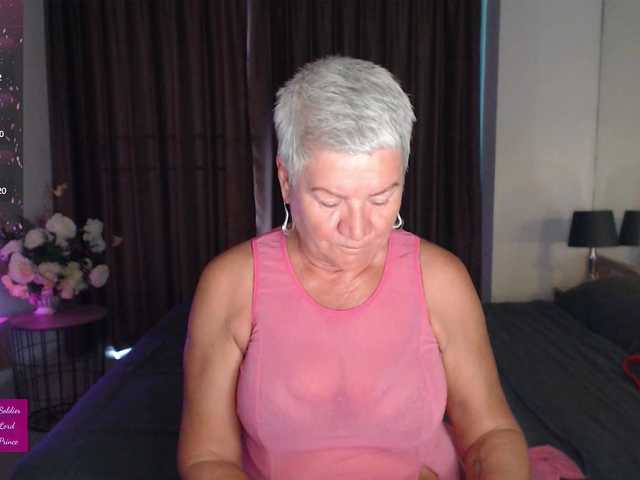 roxana-brooks's BongaCams show and profile