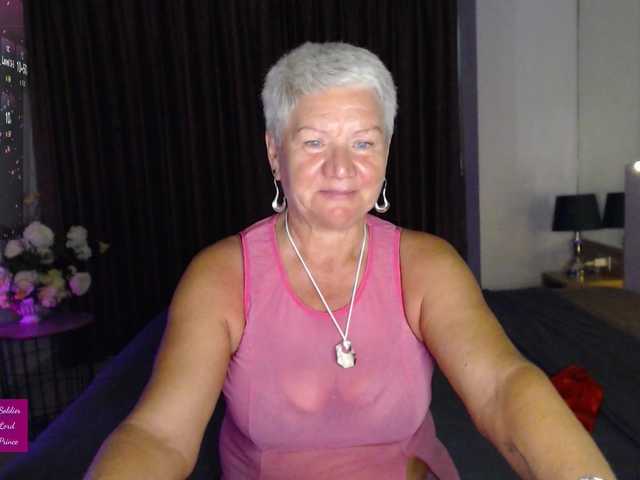 roxana-brooks's BongaCams show and profile