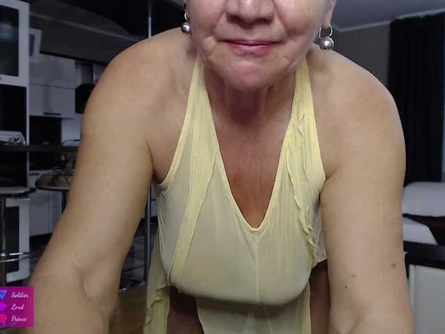 roxana-brooks's BongaCams show and profile