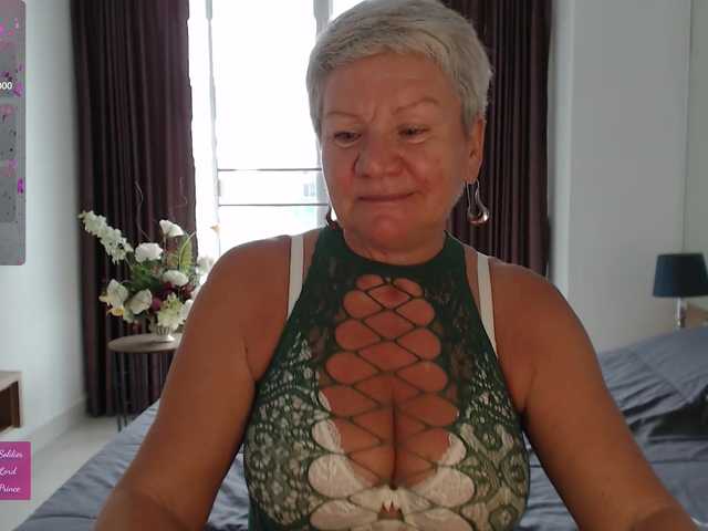 roxana-brooks's BongaCams show and profile