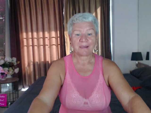 roxana-brooks's BongaCams show and profile