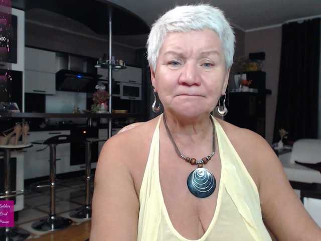 roxana-brooks's BongaCams show and profile