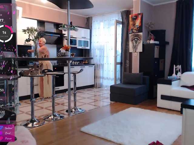 roxana-brooks's BongaCams show and profile