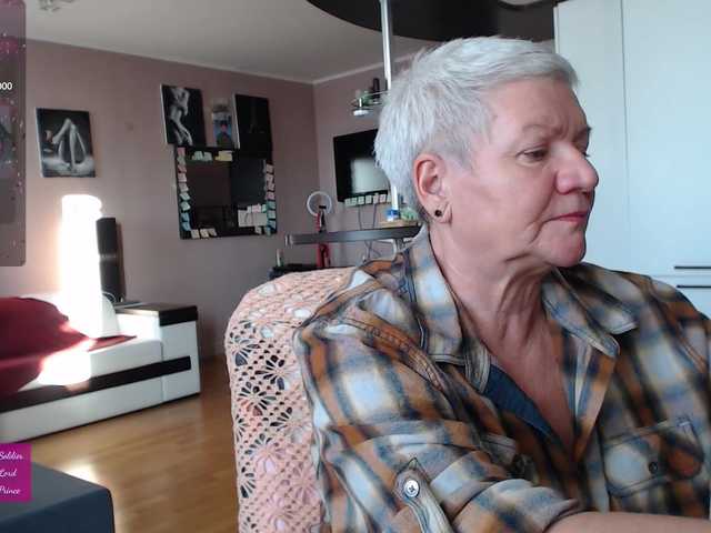 roxana-brooks's BongaCams show and profile