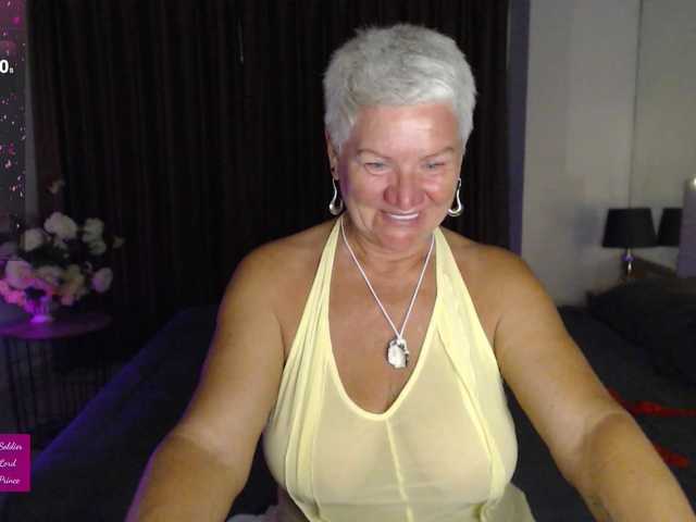 roxana-brooks's BongaCams show and profile