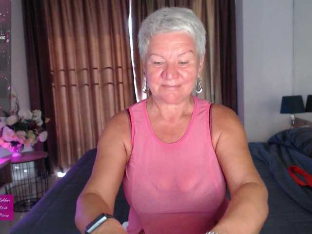 roxana-brooks's BongaCams show and profile