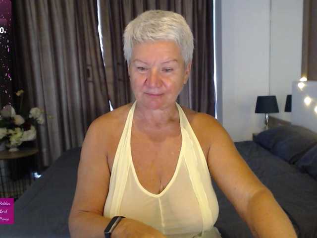 roxana-brooks's BongaCams show and profile