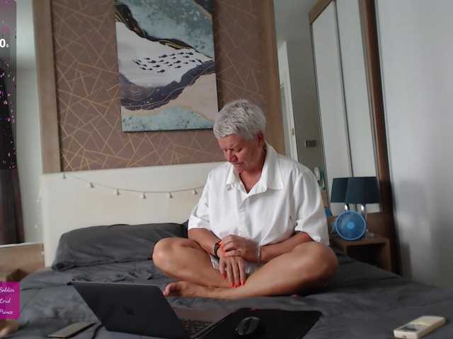 roxana-brooks's BongaCams show and profile