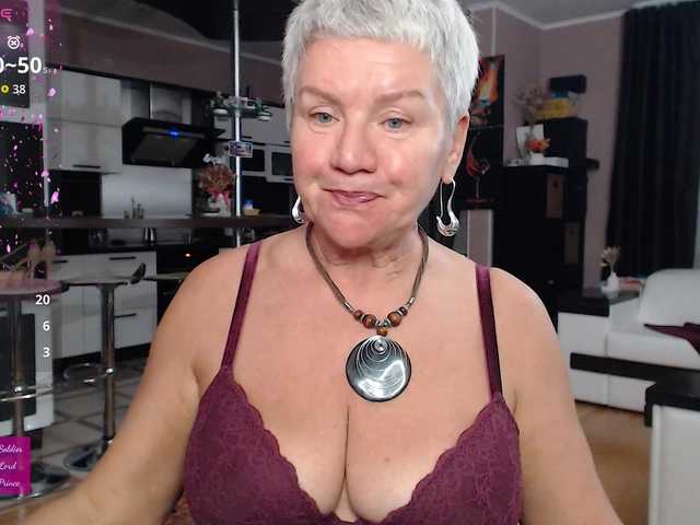 roxana-brooks's BongaCams show and profile