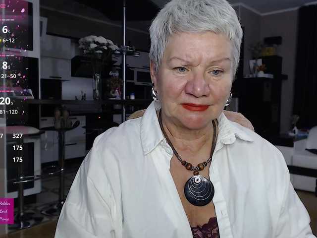 roxana-brooks's BongaCams show and profile