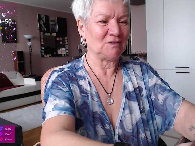 roxana-brooks's BongaCams show and profile