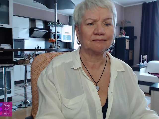 roxana-brooks's BongaCams show and profile