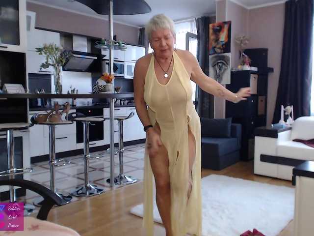 roxana-brooks's BongaCams show and profile