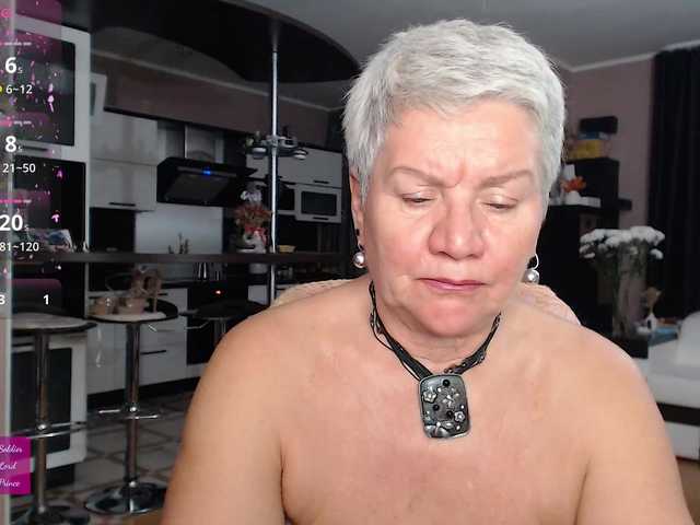 roxana-brooks's BongaCams show and profile