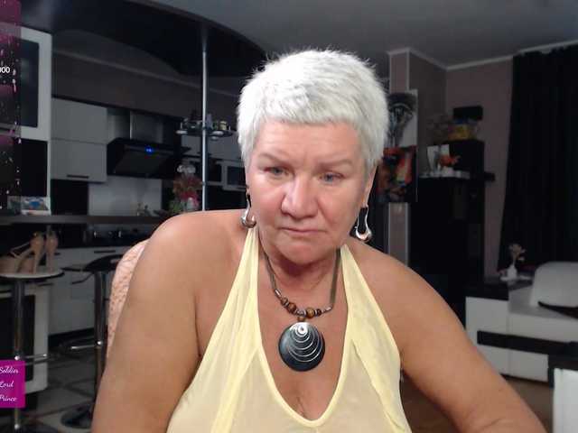 roxana-brooks's BongaCams show and profile