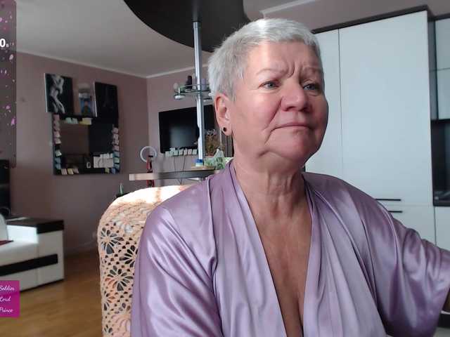 roxana-brooks's BongaCams show and profile