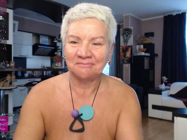 roxana-brooks's BongaCams show and profile