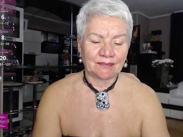 roxana-brooks's BongaCams show and profile