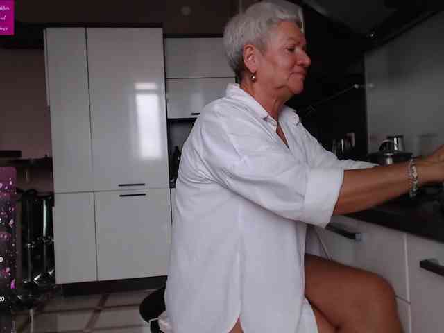 roxana-brooks's webcam live show