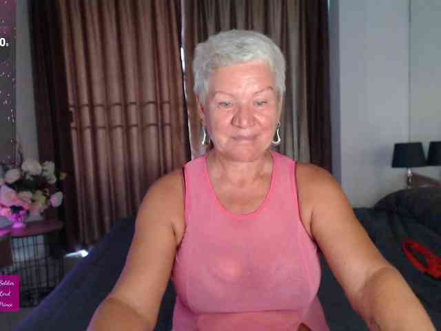 roxana-brooks Live Webcam on BongaCams