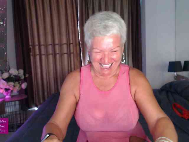 roxana-brooks Live Webcam on BongaCams