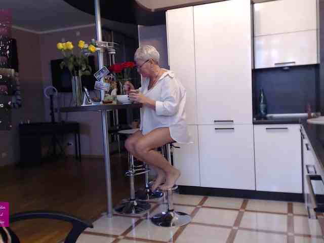 roxana-brooks Live Webcam on BongaCams