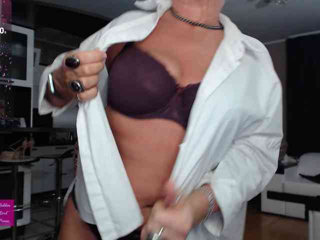 roxana-brooks webcam