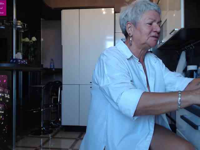 roxana-brooks Live Webcam on BongaCams