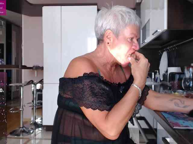 roxana-brooks webcam