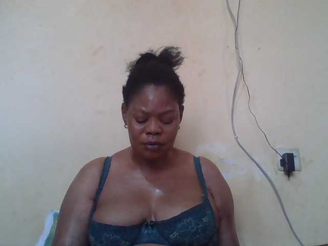 Sexydove's BongaCams show and profile