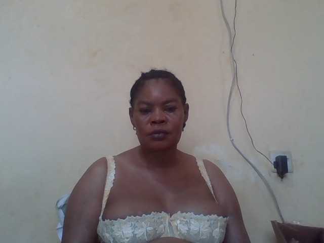 Sexydove's BongaCams show and profile