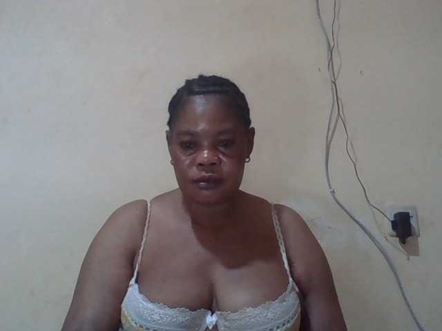 Sexydove's BongaCams show and profile