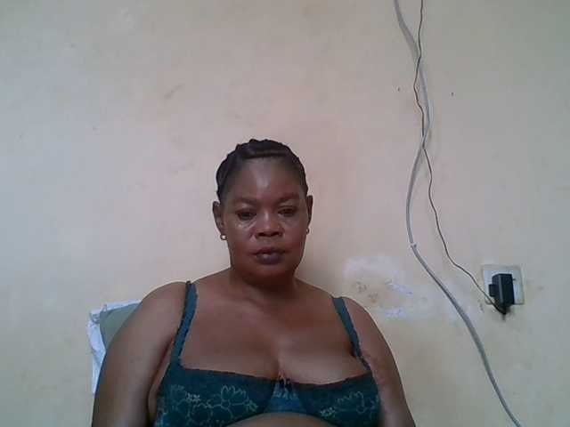 Sexydove's BongaCams show and profile