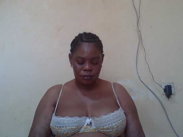 Sexydove's BongaCams show and profile