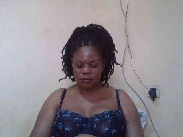 Sexydove Live Webcam on BongaCams