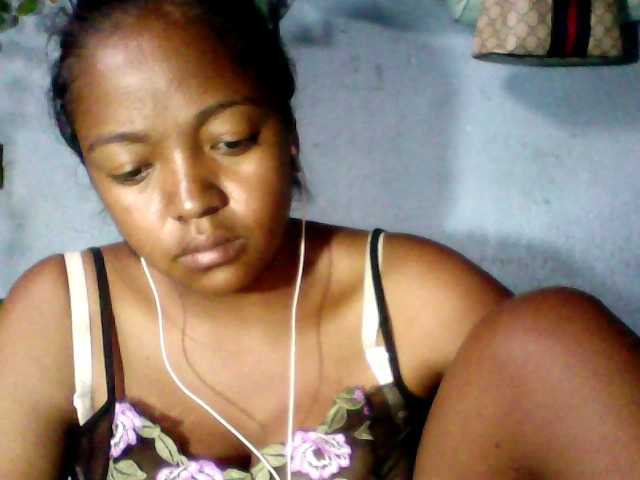 Aicha2's BongaCams show and profile