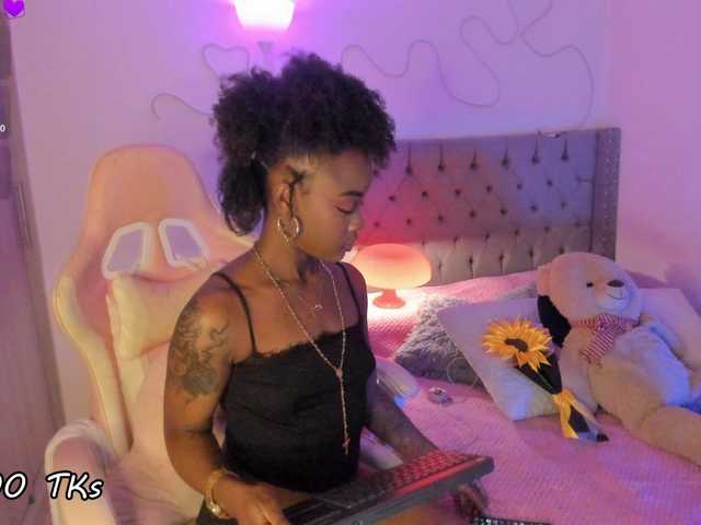 Miss-west's BongaCams show and profile