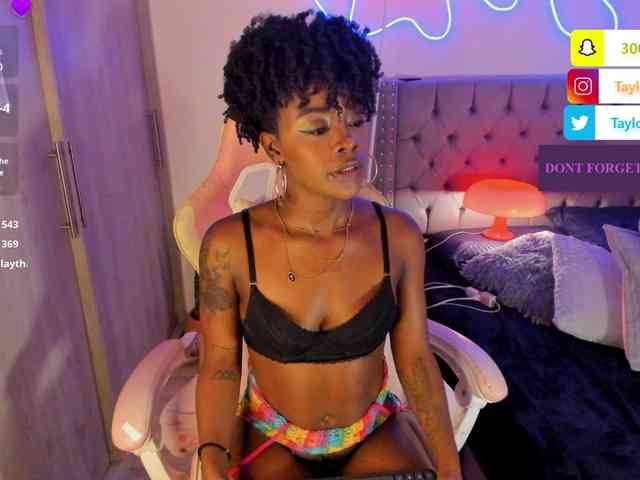 Miss-west webcam
