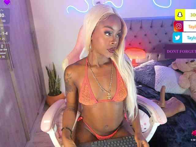 Miss-west webcam