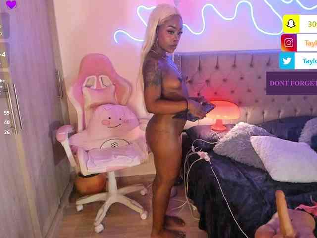Miss-west webcam