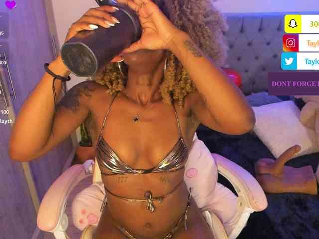Miss-west webcam