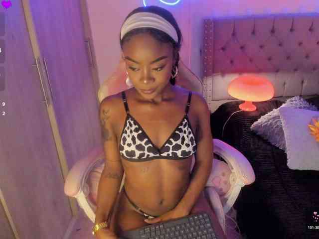 Miss-west Live Webcam on BongaCams