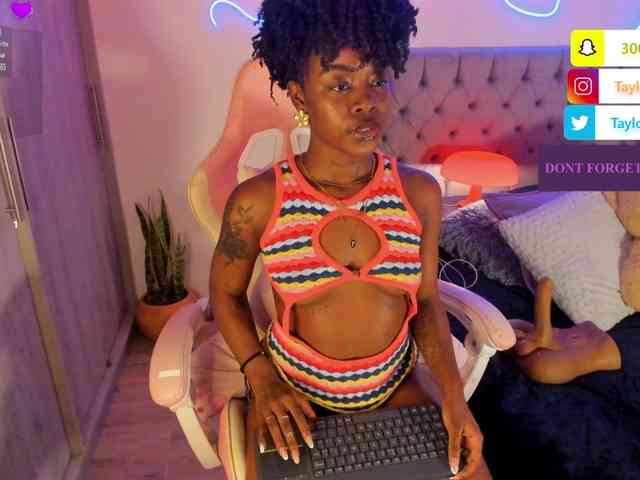 Miss-west webcam
