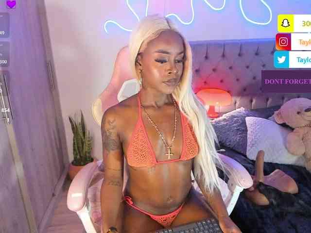 Miss-west webcam